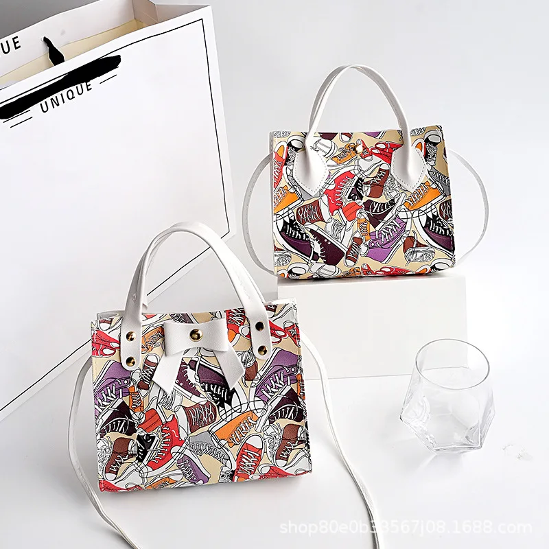 Personalized fashion foreign trade women's bags ladies handbags2024 Korean version of women's shoulder bag versatile handbag
Personalized fashion foreign trade women's bags ladies handbags2024 Korean version of women's shoulder bag versatile handbag