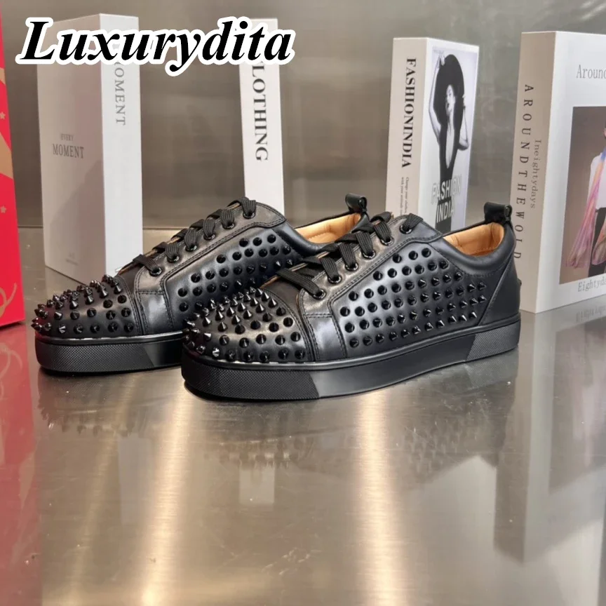 Top Quality Womens Trendy Casual Sneakers Luxury Mens Real Leather Tennis Shoes Designr Red Soled Tide Lovers Rivet Shoes HJ0849
Top Quality Womens Trendy Casual Sneakers Luxury Mens Real Leather Tennis Shoes Designr Red Soled Tide Lovers Rivet Shoes HJ0849