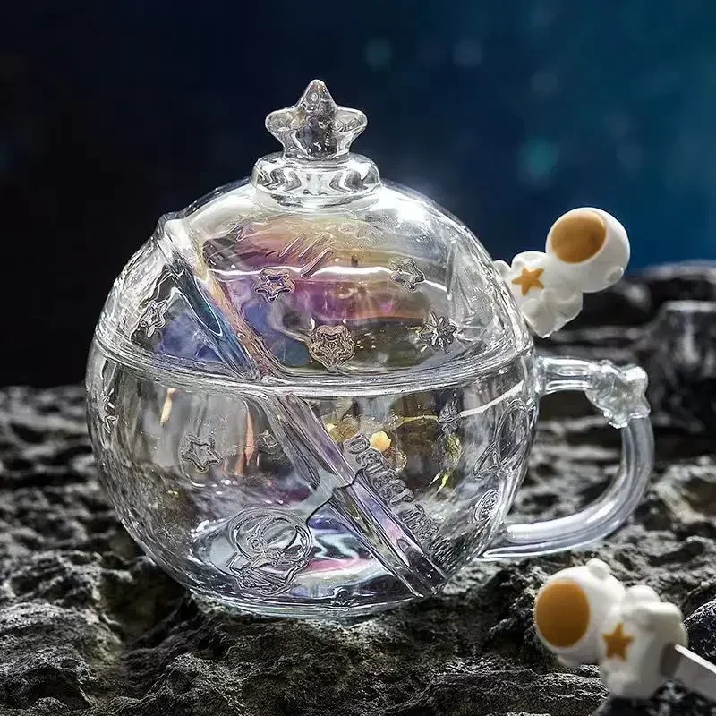 Creative Astronaut Glass Mug With Lid Spoon Cute Water Cup Original Mugs Coffee Cups Drinking Glasses for Drinks Unusual Tea Cup
Creative Astronaut Glass Mug With Lid Spoon Cute Water Cup Original Mugs Coffee Cups Drinking Glasses for Drinks Unusual Tea Cup