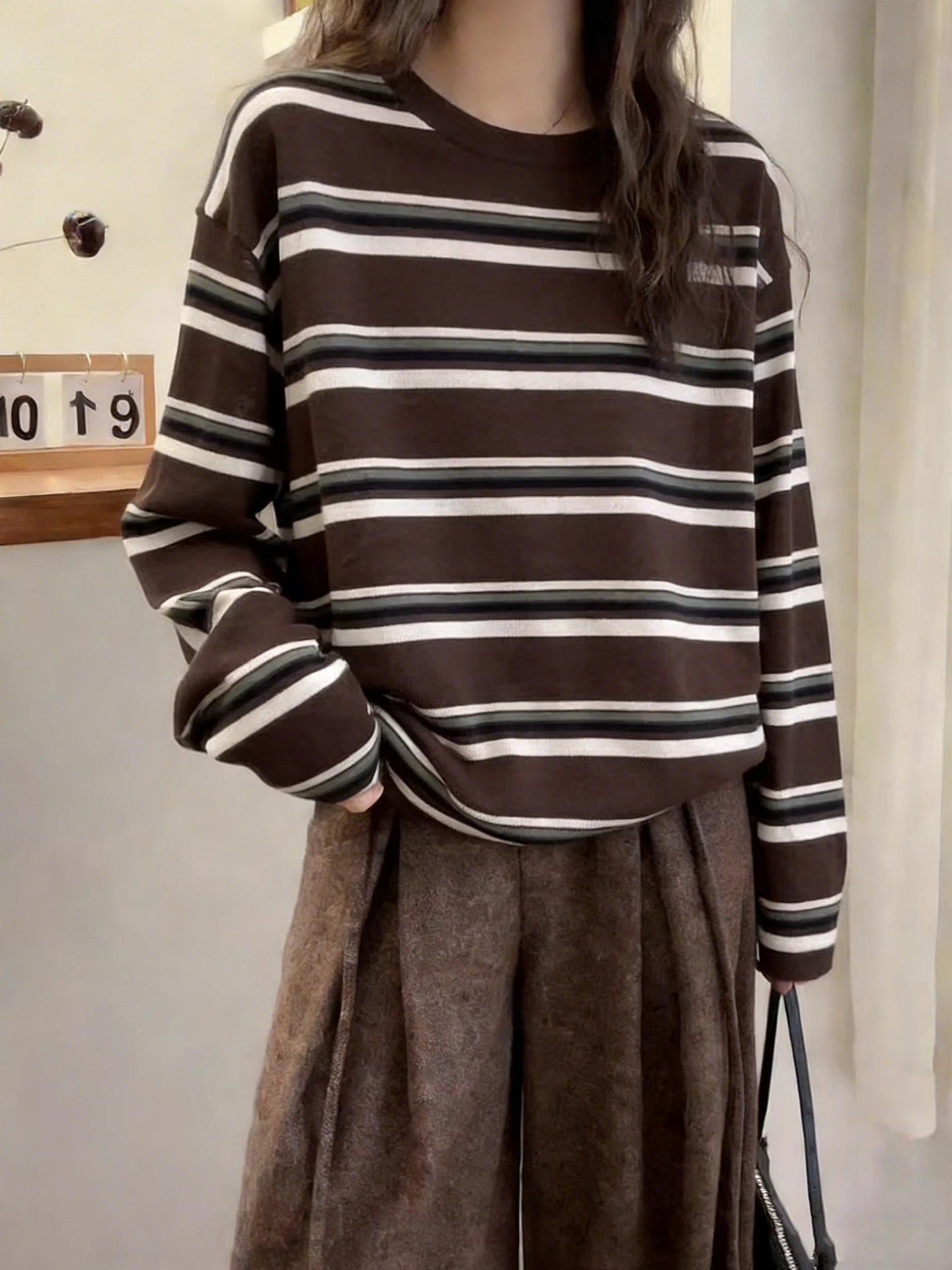 Loose Korean Style Women's Knitwear round Neck Striped Long Sleeve Casual Top Spring Season Versatile Bottoming Shirt
Loose Korean Style Women's Knitwear round Neck Striped Long Sleeve Casual Top Spring Season Versatile Bottoming Shirt