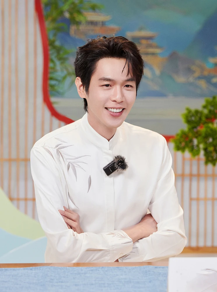 Zhang Ruoyun Spring Autumn Long Sleeve Embroidered White Shirt Stand Collar Inner Wear Base Layer Trendy Youth Style Chinese ...
Zhang Ruoyun Spring Autumn Long Sleeve Embroidered White Shirt Stand Collar Inner Wear Base Layer Trendy Youth Style Chinese ...