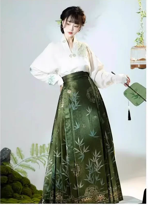 Улучшенный женский весенне-осенний Топ Hanfu с вышивкой зеленая юбка с конским лицом комплект из двух предметов
Улучшенный женский весенне-осенний Топ Hanfu с вышивкой зеленая юбка с конским лицом комплект из двух предметов