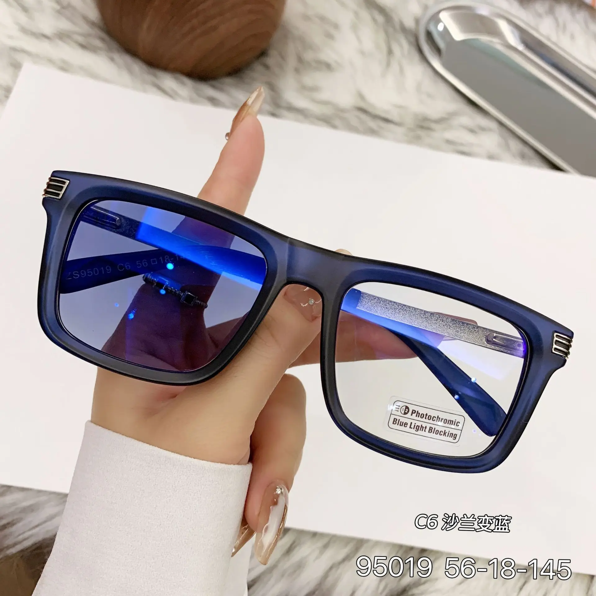 Photochromic Glasses Male Vintage Square Eyeglasses Change Gray Blue Sunglassess Eyewear Flat Top Fashion Sun Glasses Men Clear
Photochromic Glasses Male Vintage Square Eyeglasses Change Gray Blue Sunglassess Eyewear Flat Top Fashion Sun Glasses Men Clear
