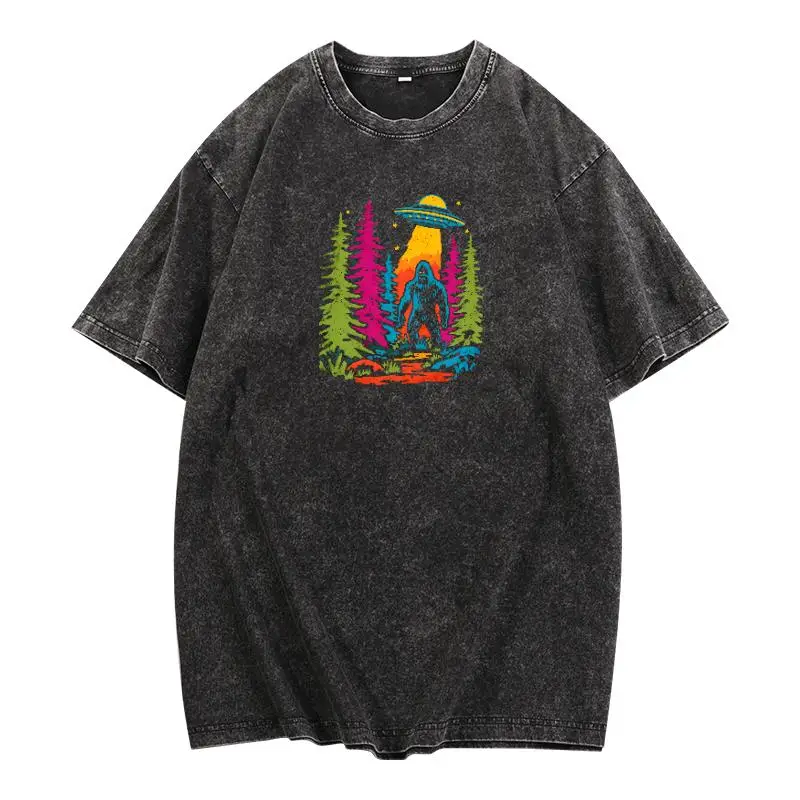 Retro Bigfoot UFO T-shirt, Vintage Stone Washed Graphic Tee, Men Women Sci-fi Oversized Streetwear Tops, Sasquatch Alien Print
Retro Bigfoot UFO T-shirt, Vintage Stone Washed Graphic Tee, Men Women Sci-fi Oversized Streetwear Tops, Sasquatch Alien Print