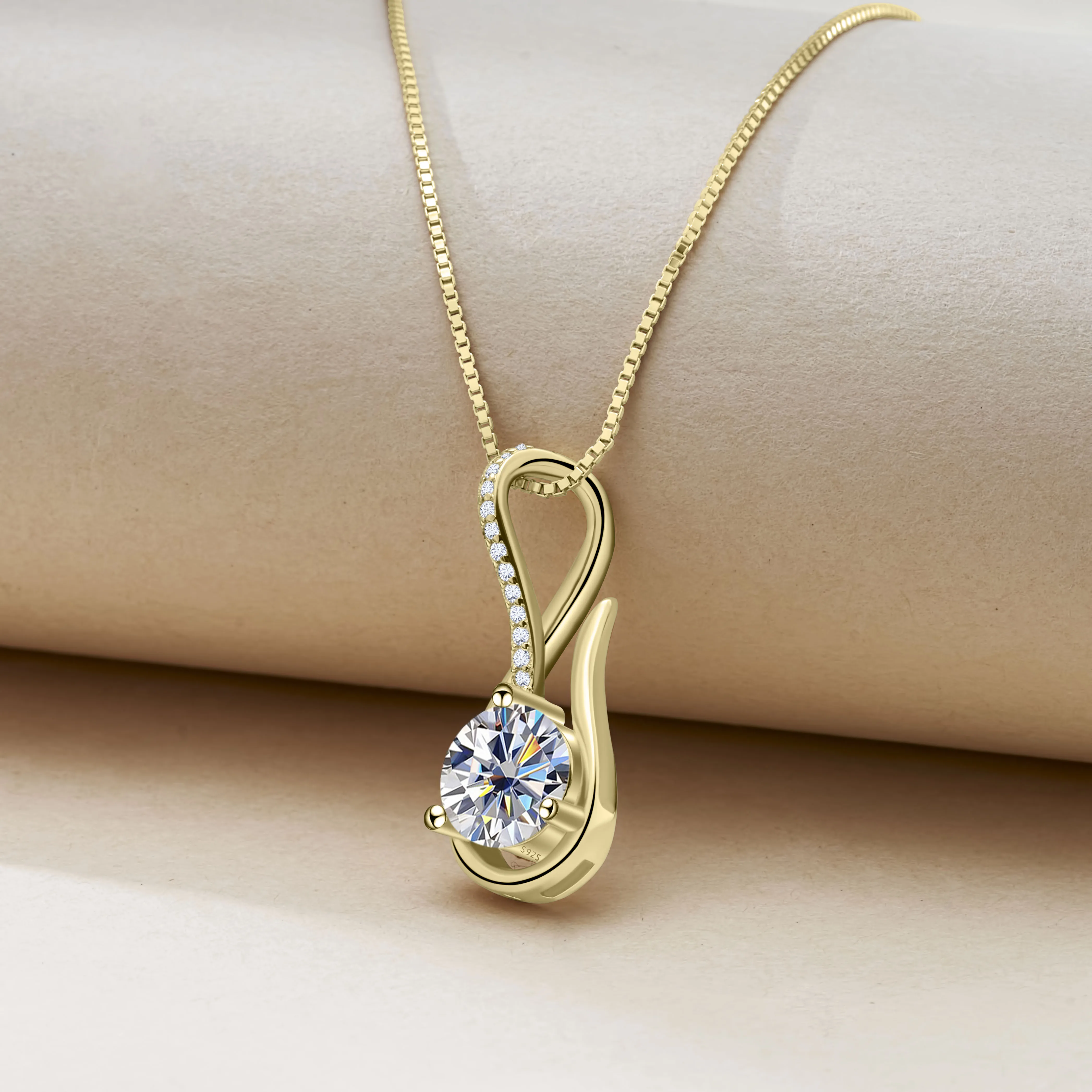 GRA Certified 2 Carat Moissanite Necklace Pass Diamond Test Yellow Gold Color 925 Silver Pendant Jewelry Gift for Her
GRA Certified 2 Carat Moissanite Necklace Pass Diamond Test Yellow Gold Color 925 Silver Pendant Jewelry Gift for Her