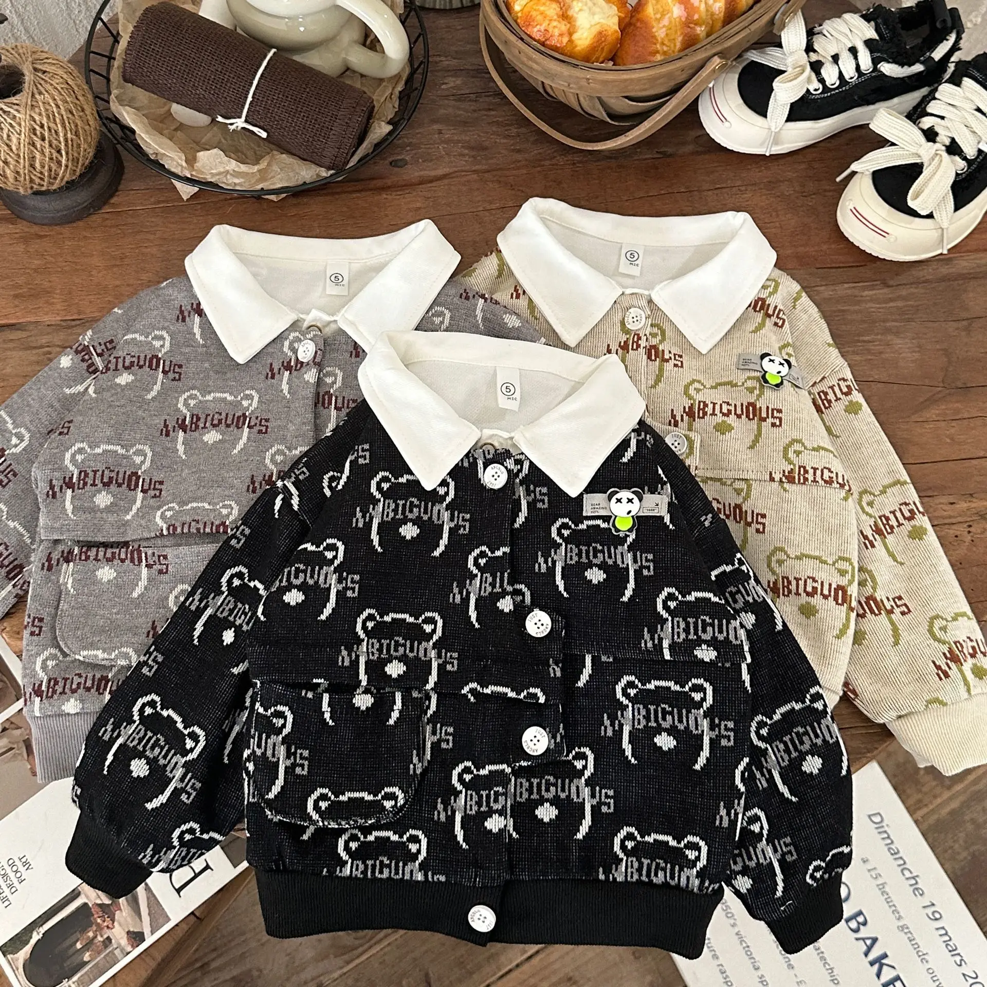 Boys' Sweatshirt Two-Piece Set Autumn Sports V-Neck Shirt Base Shirt Children's Spring Baby Sweatshirt
Boys' Sweatshirt Two-Piece Set Autumn Sports V-Neck Shirt Base Shirt Children's Spring Baby Sweatshirt