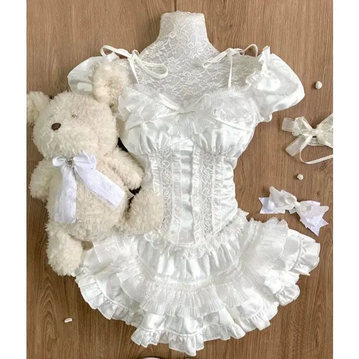 Summer French Style Sweet Princess Two-piece Set with Puff Sleeve Top + Slimming Puffy Skirt Suit Kawaii Cute Design Outfits Y2k
Summer French Style Sweet Princess Two-piece Set with Puff Sleeve Top + Slimming Puffy Skirt Suit Kawaii Cute Design Outfits Y2k
