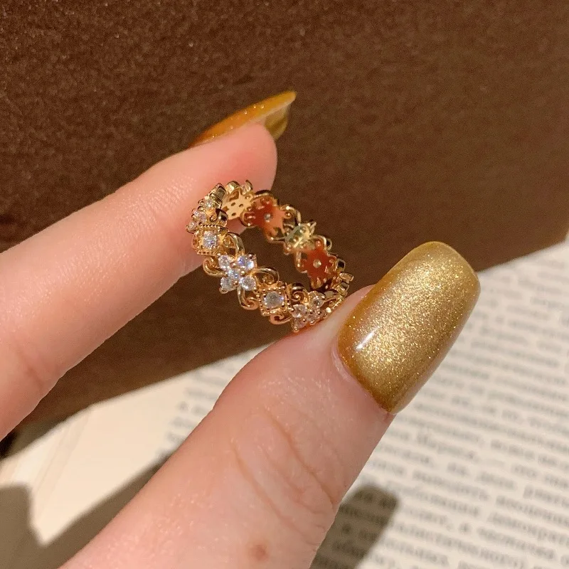 New in Chinese style retro lace hollow out full diamond exquisite ring High quality simple and exquisite rings for women jewelry
New in Chinese style retro lace hollow out full diamond exquisite ring High quality simple and exquisite rings for women jewelry