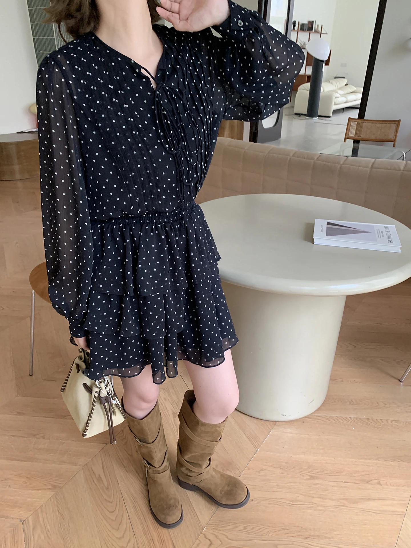 Vintage Polka Dot Dress Women's Long Sleeve V-Neck Waist-Cinching Slimming Cake Skirt Small Size CityWalk Spring Season
Vintage Polka Dot Dress Women's Long Sleeve V-Neck Waist-Cinching Slimming Cake Skirt Small Size CityWalk Spring Season