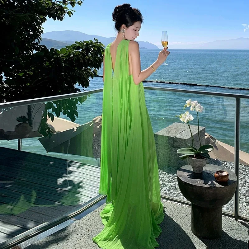 Lady Tropical Beach Holiday Halter Long Dress Pleated Halter Ribbon Big Flowy Dress Women Sexy Charming Green Party Dinner Dress
Lady Tropical Beach Holiday Halter Long Dress Pleated Halter Ribbon Big Flowy Dress Women Sexy Charming Green Party Dinner Dress