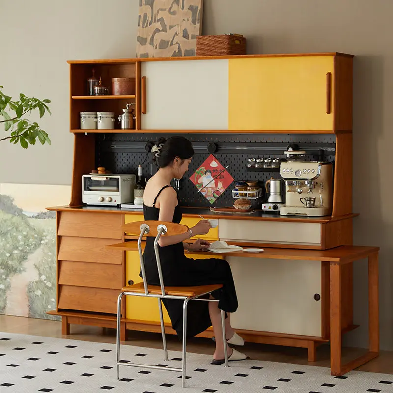 Вращающийся обеденный стол, интегрированный с высоким шкафом, из массива вишневого дерева, для небольшой квартиры, в ретро-стиле.
Вращающийся обеденный стол, интегрированный с высоким шкафом, из массива вишневого дерева, для небольшой квартиры, в ретро-стиле.