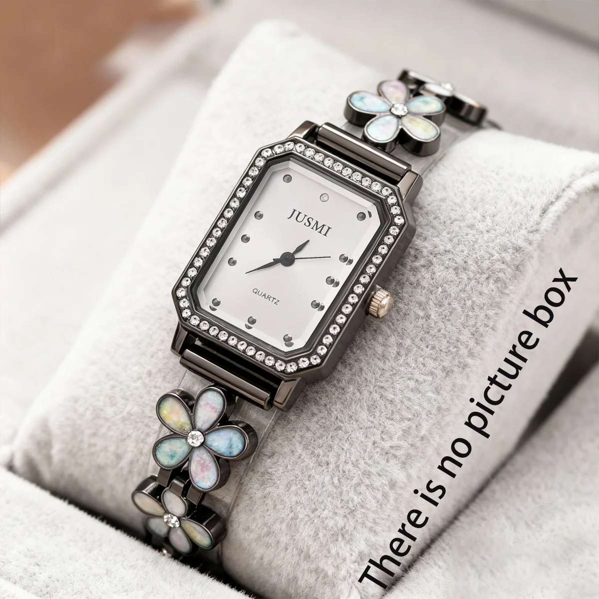 Модный, персонализированный, модный ремешок с цветочным дизайном, прямоугольным циферблатом и женские кварцевые часы с бриллиантами, подходят для
Модный, персонализированный, модный ремешок с цветочным дизайном, прямоугольным циферблатом и женские кварцевые часы с бриллиантами, подходят для