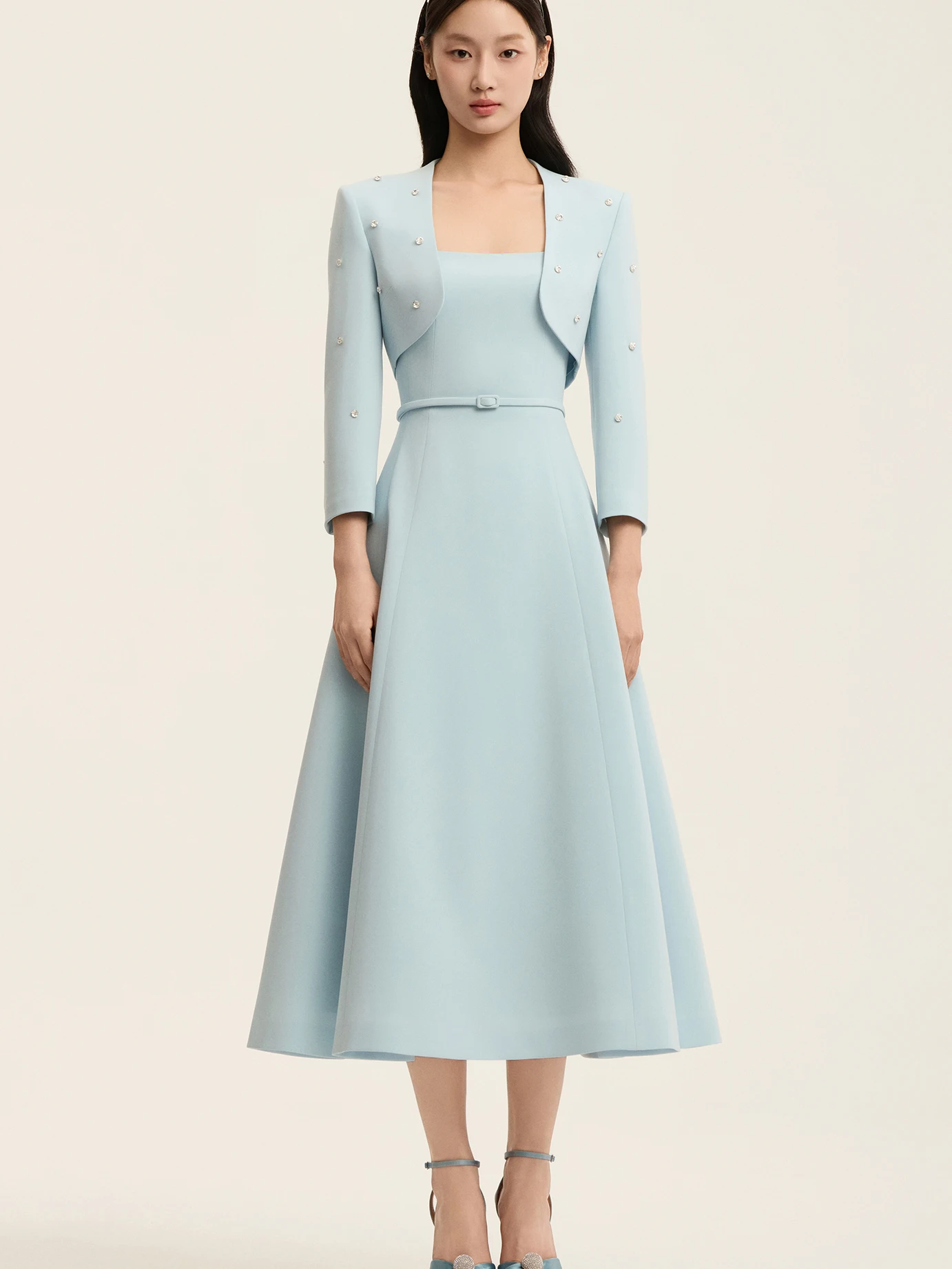Spring 2026 Slim A-Line Vest Dress Nine-Quarter Sleeve Diamond-Embedded Short Suit Jacket Matte Acetate Set Elegant Fashion
Spring 2026 Slim A-Line Vest Dress Nine-Quarter Sleeve Diamond-Embedded Short Suit Jacket Matte Acetate Set Elegant Fashion