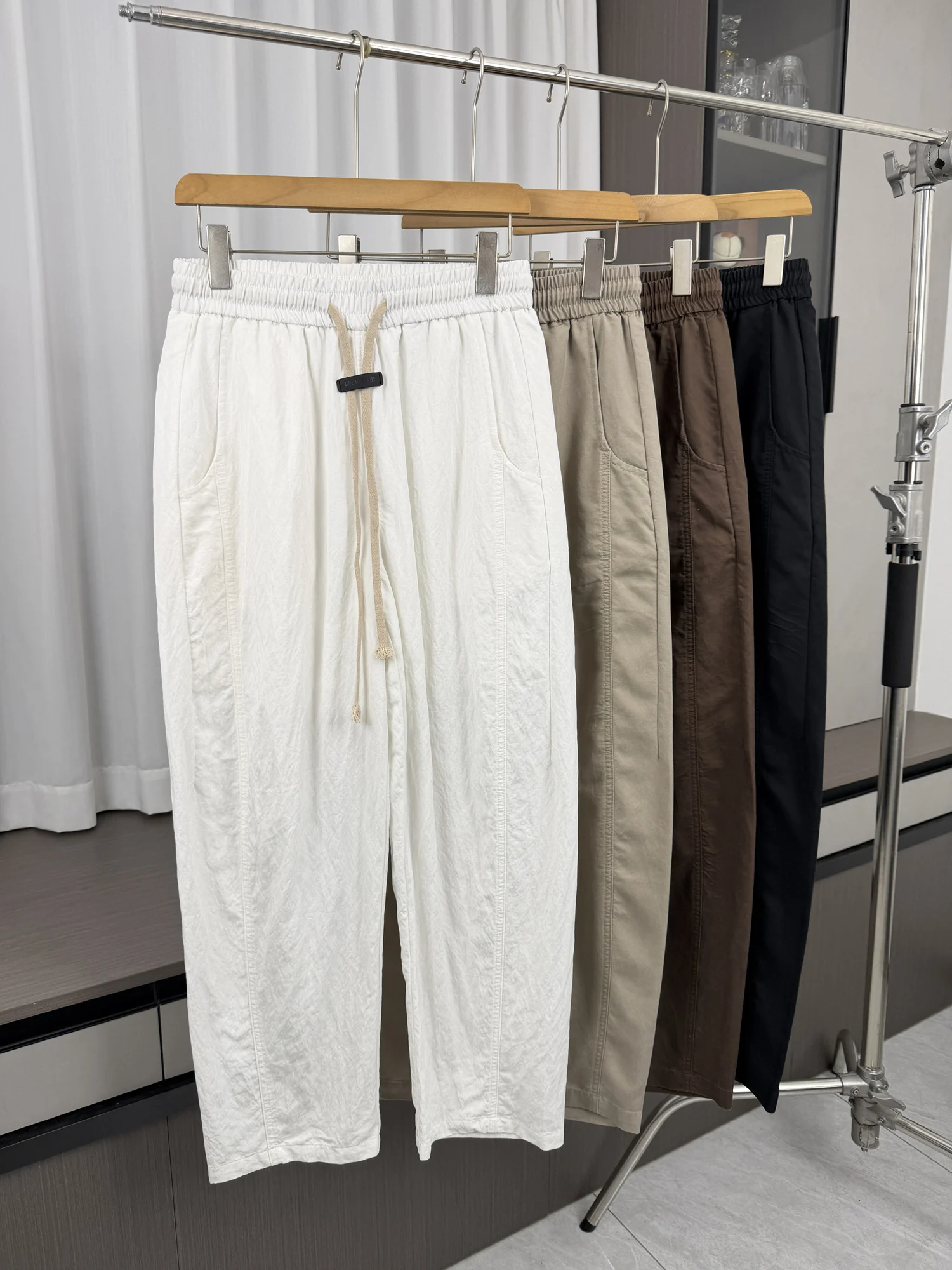 Men's Fashionable Loose Wide Leg Casual Pants Summer Lyocell Drawstring Elastic Waist Casual Trousers
Men's Fashionable Loose Wide Leg Casual Pants Summer Lyocell Drawstring Elastic Waist Casual Trousers