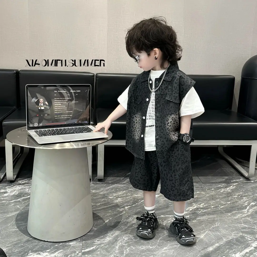 Summer Boys Letter Shirts 3Pcs Gentleman Leopard print Shirt+Shirt+Shorts Suit Children Outfit Fashion Casual Sets Handsome Clot
Summer Boys Letter Shirts 3Pcs Gentleman Leopard print Shirt+Shirt+Shorts Suit Children Outfit Fashion Casual Sets Handsome Clot