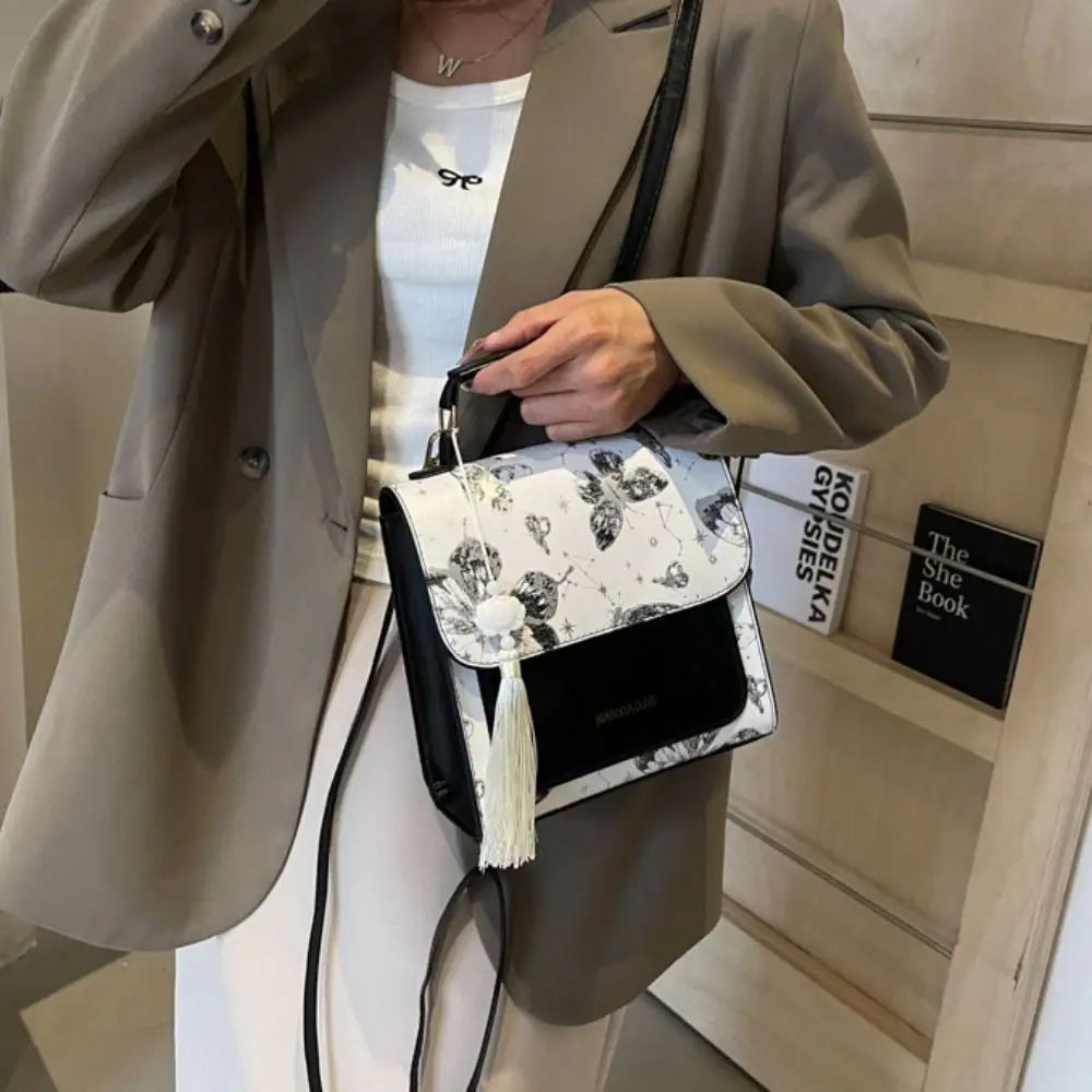 Sweet Embroidery Pu Backpack Luxury Large Capacity Chinese Style Daypack Tassel Pendant Vintage Small Square Backpack Lady
Sweet Embroidery Pu Backpack Luxury Large Capacity Chinese Style Daypack Tassel Pendant Vintage Small Square Backpack Lady