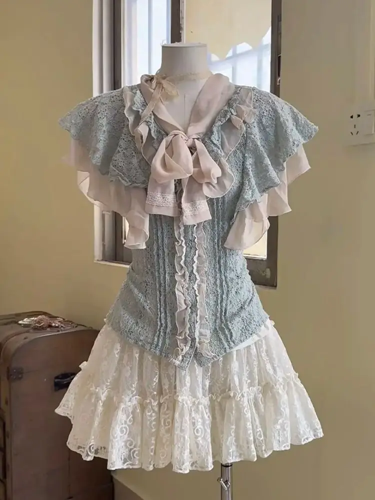 Spring and Summer New Korean Princess Lotus Leaf Edge Lace Short Sleeve High Waist Short Skirt Two-piece Set
Spring and Summer New Korean Princess Lotus Leaf Edge Lace Short Sleeve High Waist Short Skirt Two-piece Set