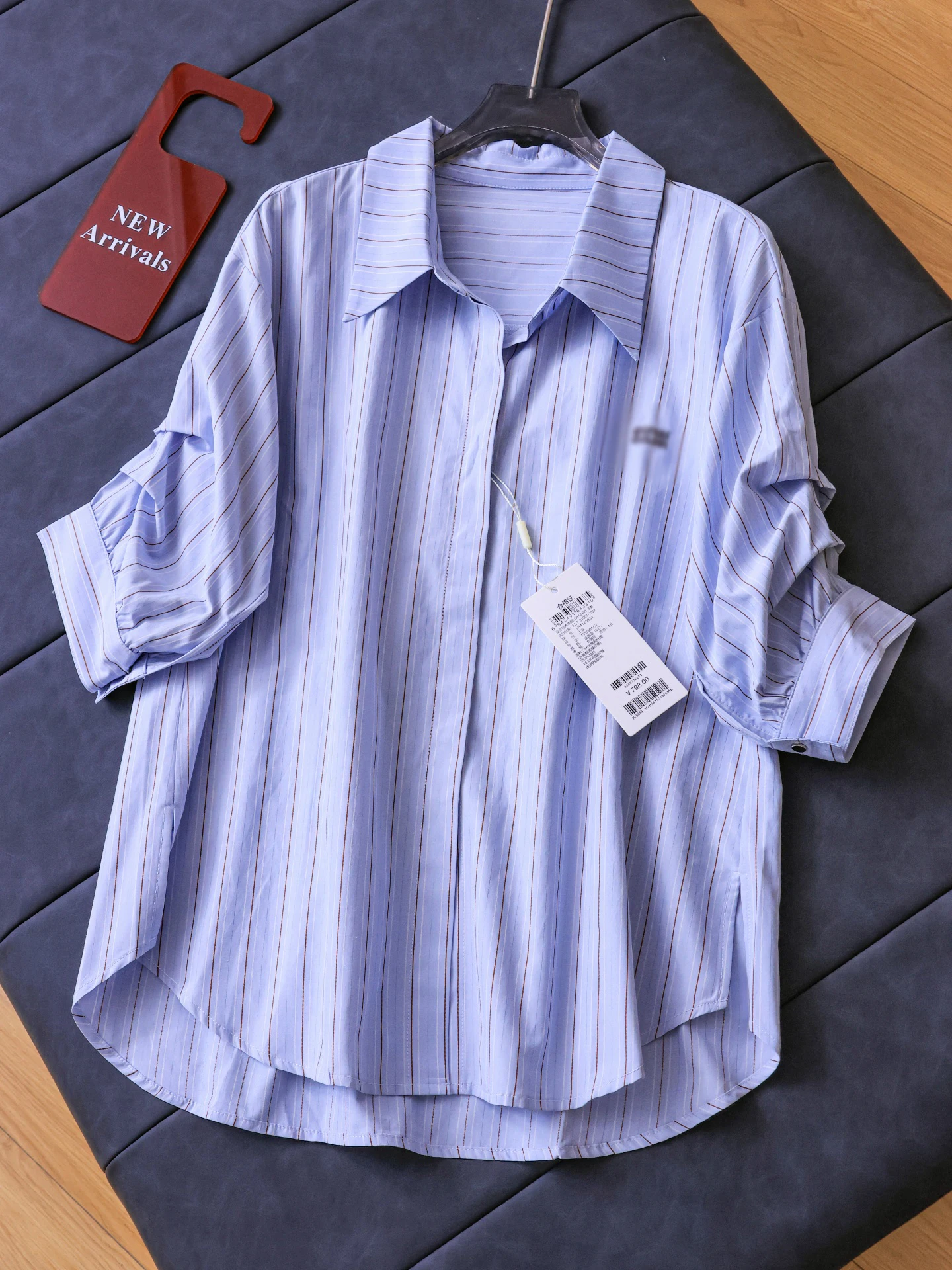 Blue Striped Loose Slimming Pleated Five-Quarter Sleeve Commute Casual Women's Color Shirt Commute Style Regular Fit
Blue Striped Loose Slimming Pleated Five-Quarter Sleeve Commute Casual Women's Color Shirt Commute Style Regular Fit