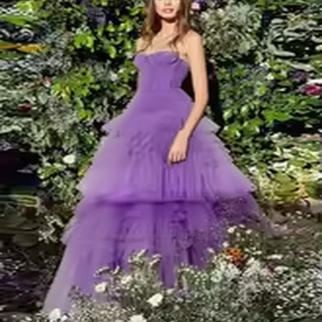 Customized Sweetheart Strapless A-Line Prom Dresses Lace Appliques Tiered Tulle Wedding Party Dress Elegant Formal Ball Gown
Customized Sweetheart Strapless A-Line Prom Dresses Lace Appliques Tiered Tulle Wedding Party Dress Elegant Formal Ball Gown
