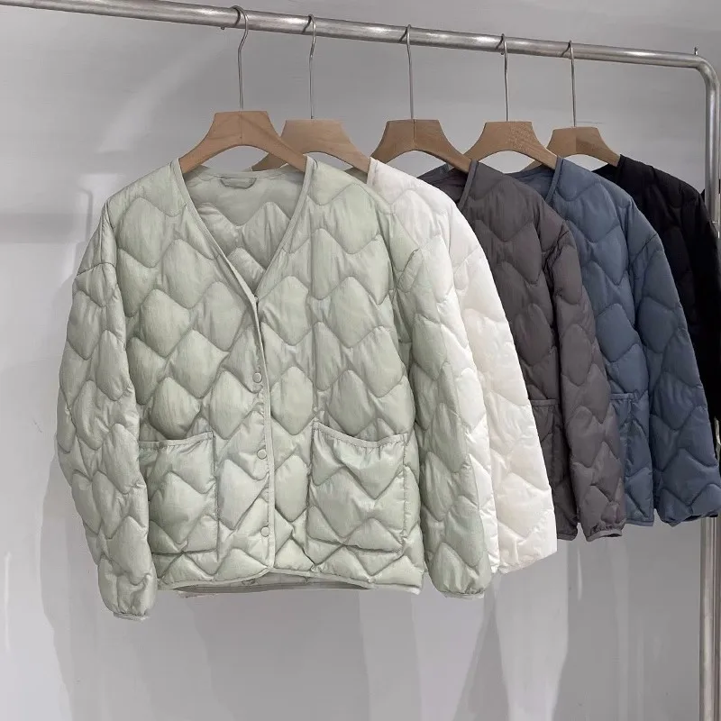 Autumn Winter V Neck Oversize Down Coat Women Warm Ultra Light White Duck Down Jacket Ladies Short Slim Puffer Parkas Outwears
Autumn Winter V Neck Oversize Down Coat Women Warm Ultra Light White Duck Down Jacket Ladies Short Slim Puffer Parkas Outwears