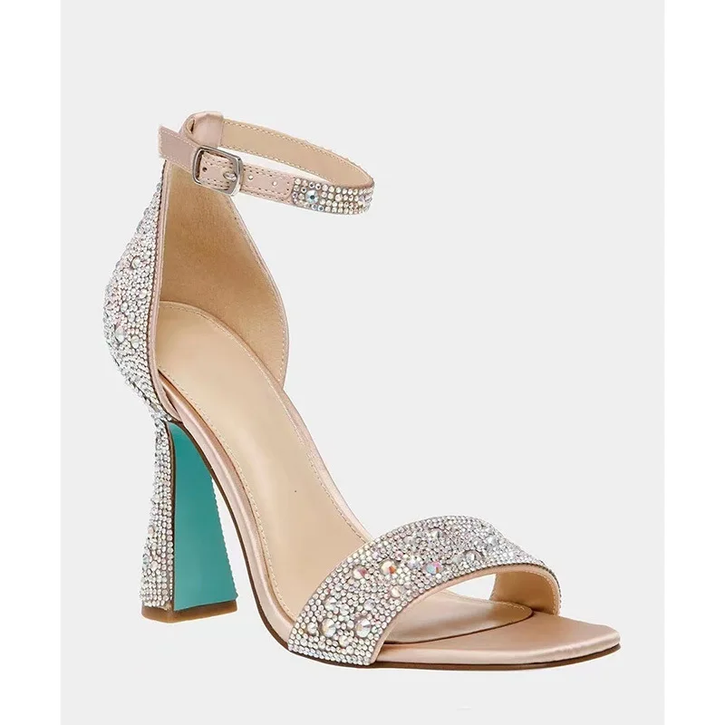 Summer New Square Head One line Buckle Strap Rhinestone Thick Heel Sandals High Heel Banquet Dress Versatile Large Women's Shoes
Summer New Square Head One line Buckle Strap Rhinestone Thick Heel Sandals High Heel Banquet Dress Versatile Large Women's Shoes