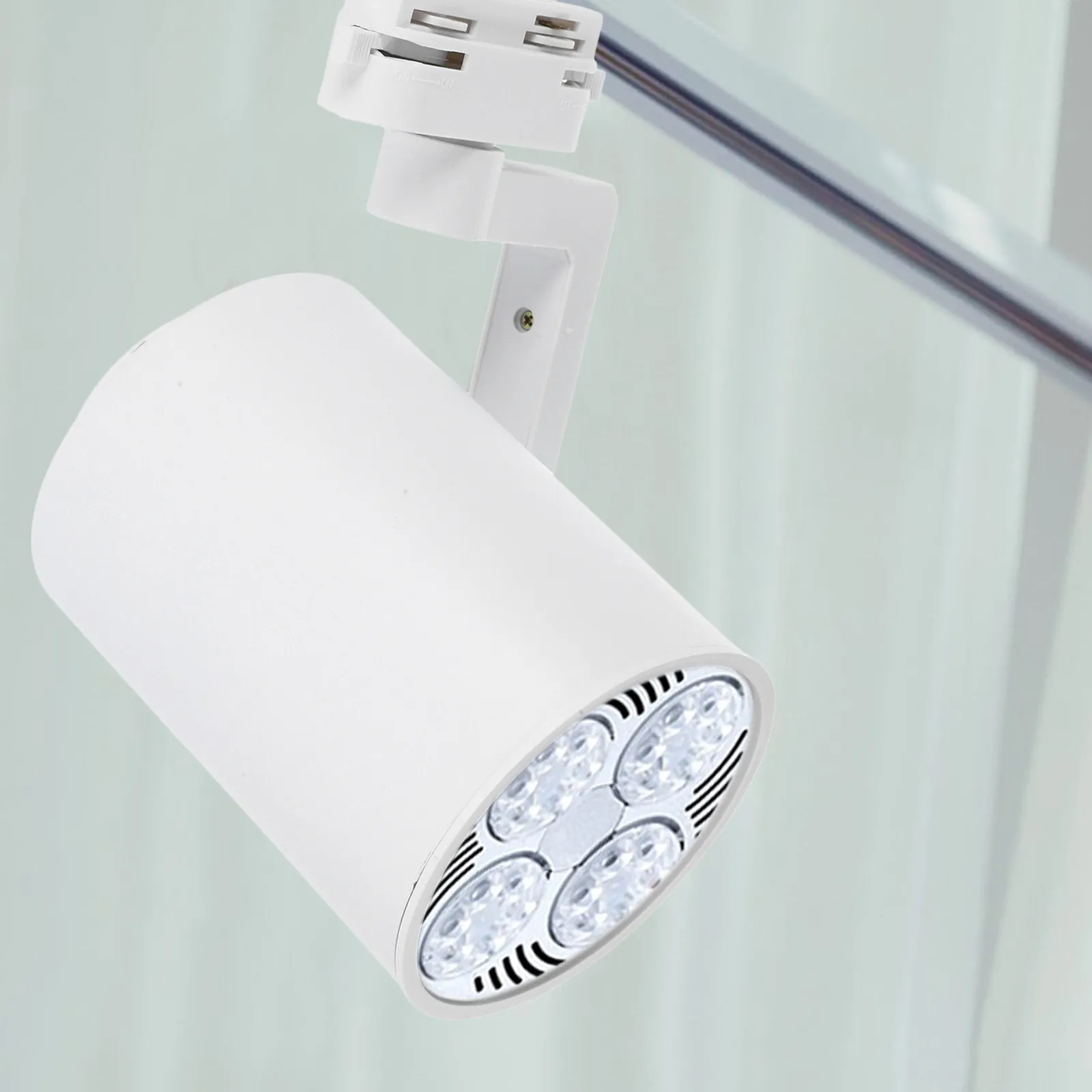 LED Track Light Housing E27 Base Robust Iron Build Adjustable Beam Angle Bright Efficient Lighting for Shop Kitchen
LED Track Light Housing E27 Base Robust Iron Build Adjustable Beam Angle Bright Efficient Lighting for Shop Kitchen