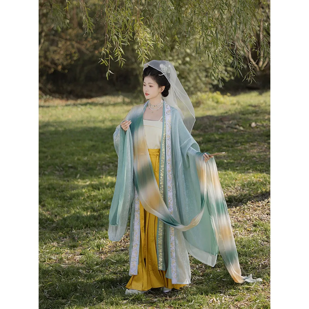 Song Dynasty elegant Hanfu suit, large-volume large-sleeved shirt, solid color hundred skirts with four-meter printing silk
Song Dynasty elegant Hanfu suit, large-volume large-sleeved shirt, solid color hundred skirts with four-meter printing silk