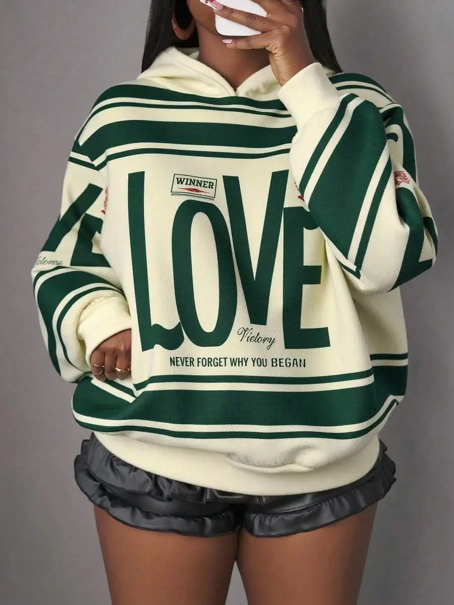 Оверсайз худи в зеленую и кремовую полоску с ярким буквенным принтом, повседневная уличная одежда для осени
Оверсайз худи в зеленую и кремовую полоску с ярким буквенным принтом, повседневная уличная одежда для осени