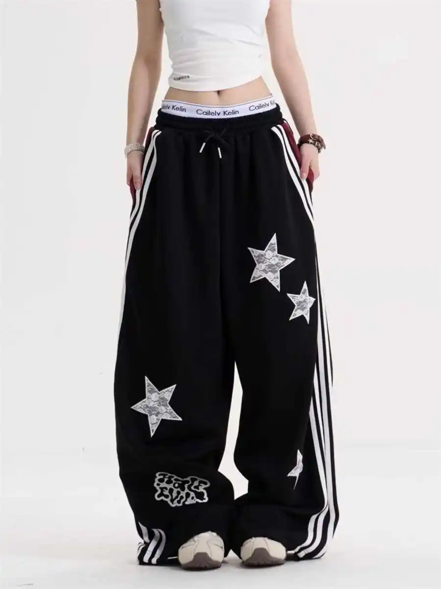 Женские черные готические спортивные штаны, мешковатые брюки Harajuku, длинные брюки с буквенным принтом, японский стиль 2000-х годов, Y2k, эмо, винтажные брюки большого размера
Женские черные готические спортивные штаны, мешковатые брюки Harajuku, длинные брюки с буквенным принтом, японский стиль 2000-х годов, Y2k, эмо, винтажные брюки большого размера