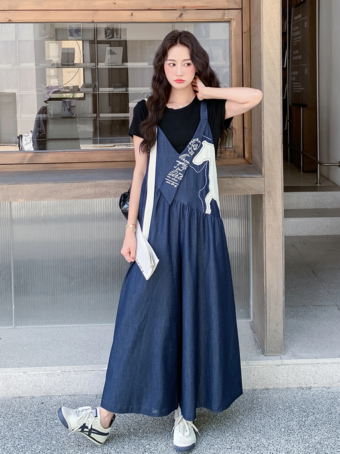 Светло-голубой летний повседневный комбинезон с широкими штанинами для женщин, свободный крой, модный, стройнящий, с высокой талией, из хлопковой ткани
Светло-голубой летний повседневный комбинезон с широкими штанинами для женщин, свободный крой, модный, стройнящий, с высокой талией, из хлопковой ткани