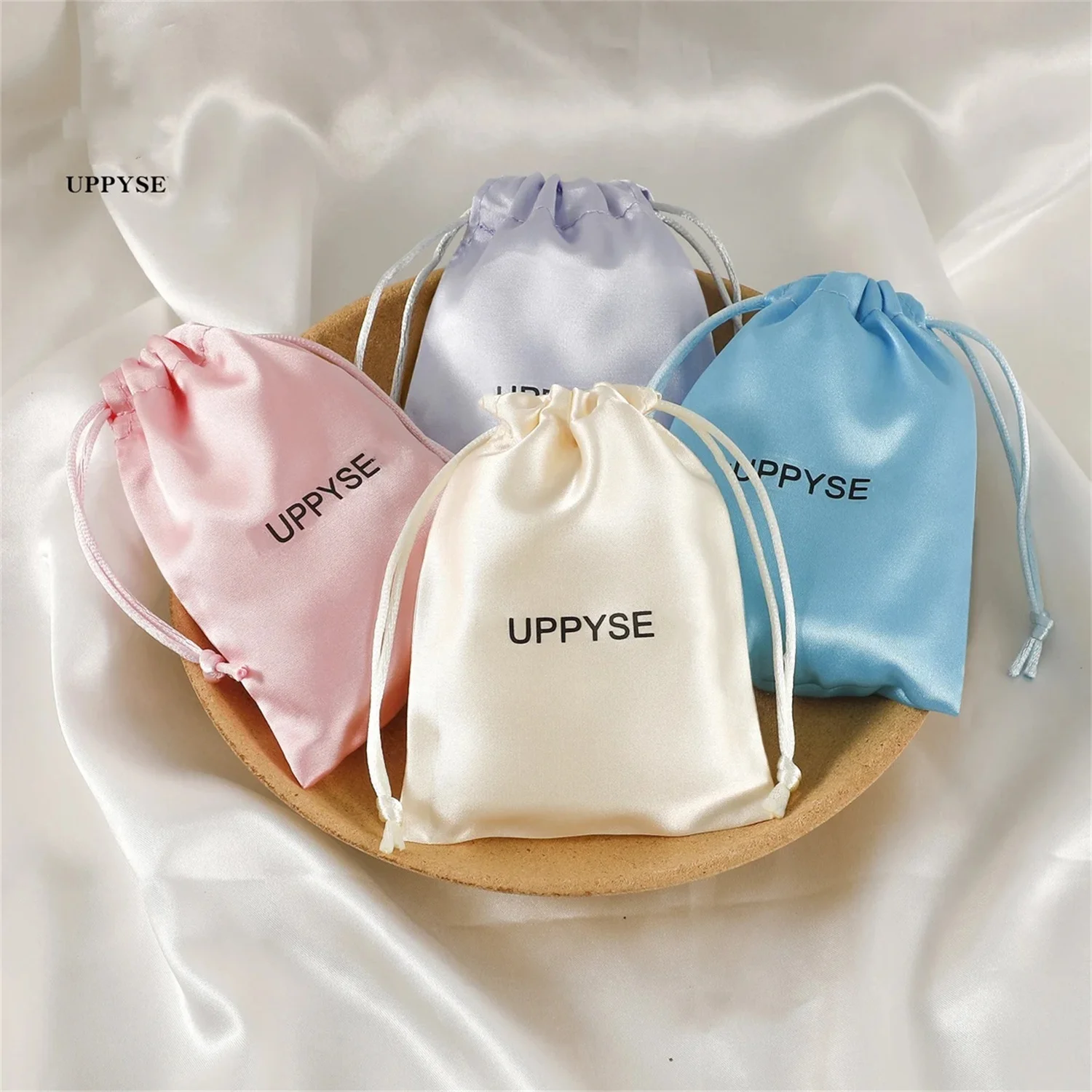 100 Purple satin drawstring pouch personalize logo custom dust bag jewelry packaging pouch printing wholesale gift packaging pro
100 Purple satin drawstring pouch personalize logo custom dust bag jewelry packaging pouch printing wholesale gift packaging pro