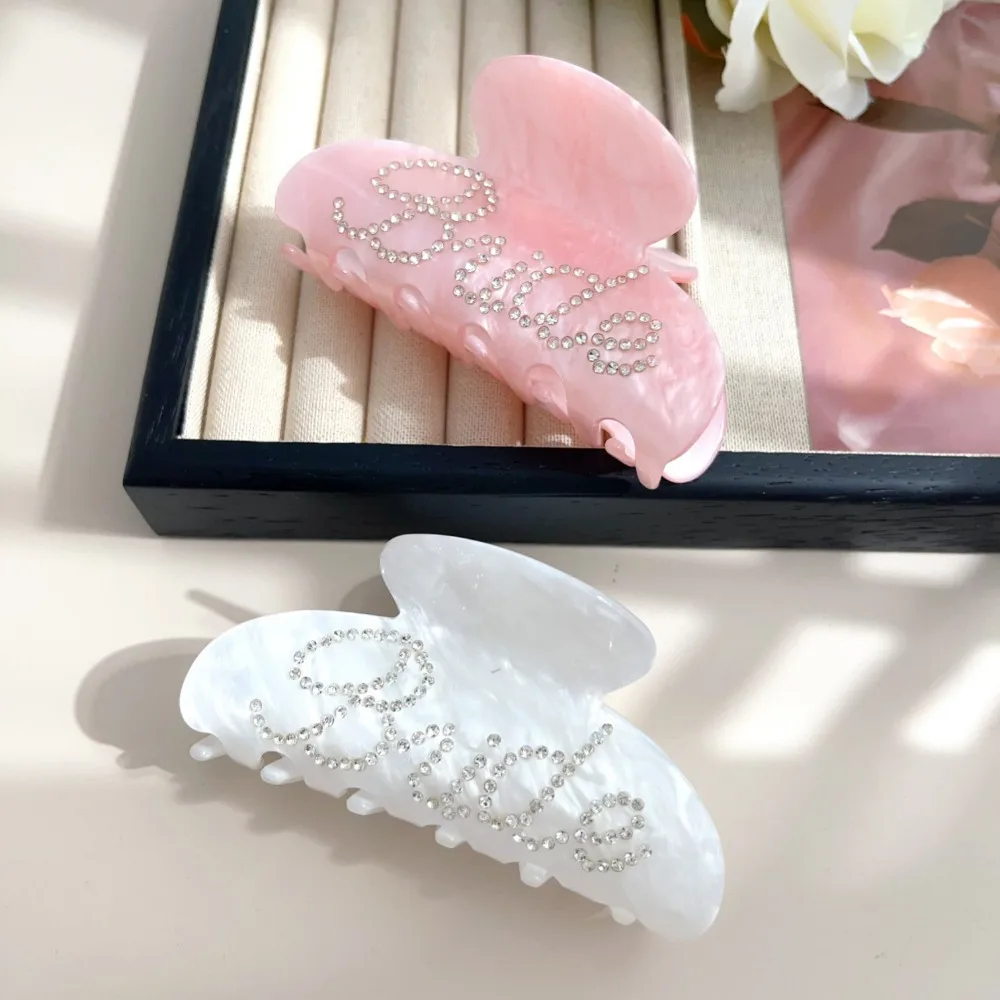 Elegant Shinning Rhinestone Bride Letter Big Acetate Hair Claw Clips for Women White Pink Hair Styling Accessories Wedding Gift
Elegant Shinning Rhinestone Bride Letter Big Acetate Hair Claw Clips for Women White Pink Hair Styling Accessories Wedding Gift