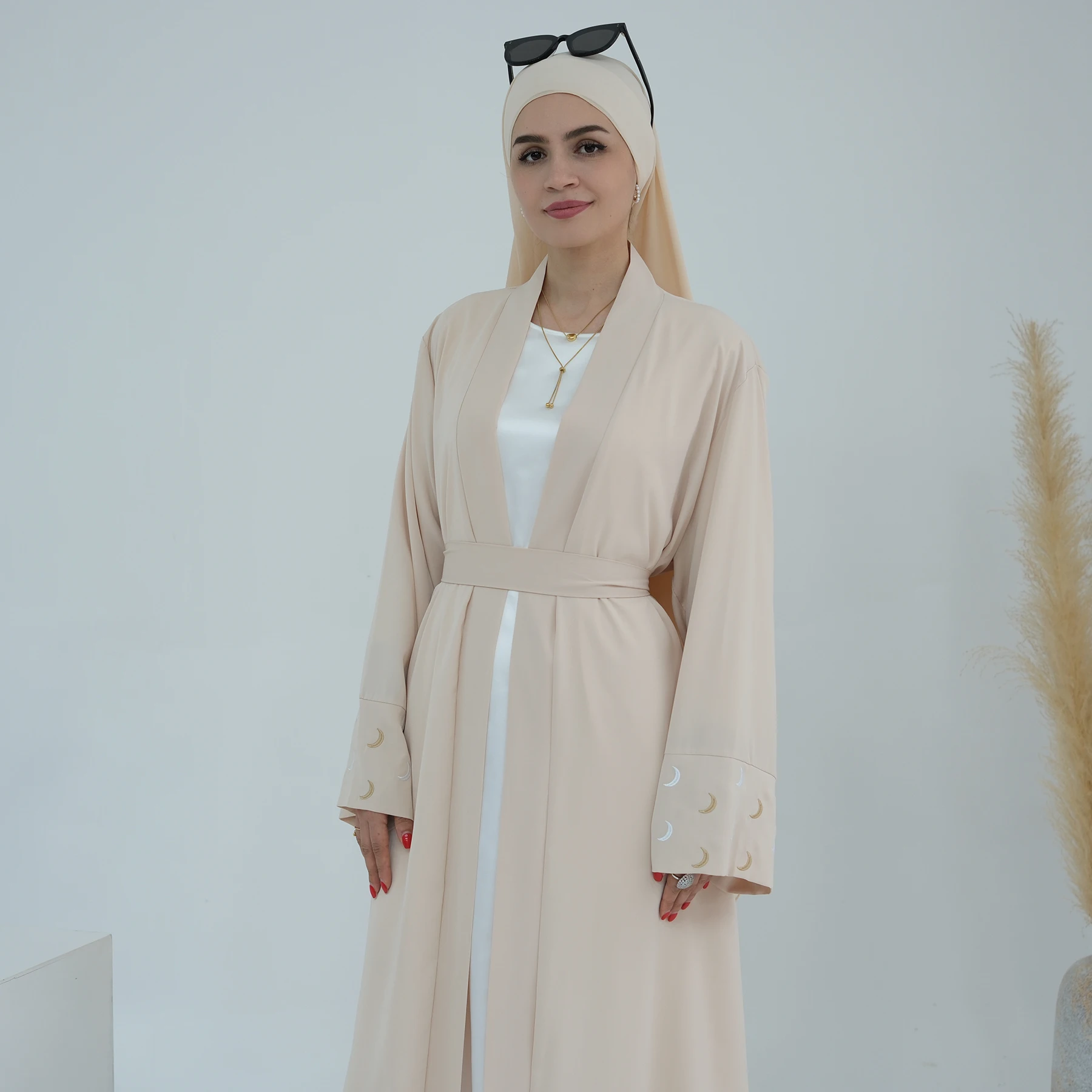 Moon Embroidery Abaya Ramadan Women Kimono Open Robe Islamic Clothing Eid Cardigan Dubai Kaftan Muslim Maxi Dress Jalabiya Gown
Moon Embroidery Abaya Ramadan Women Kimono Open Robe Islamic Clothing Eid Cardigan Dubai Kaftan Muslim Maxi Dress Jalabiya Gown