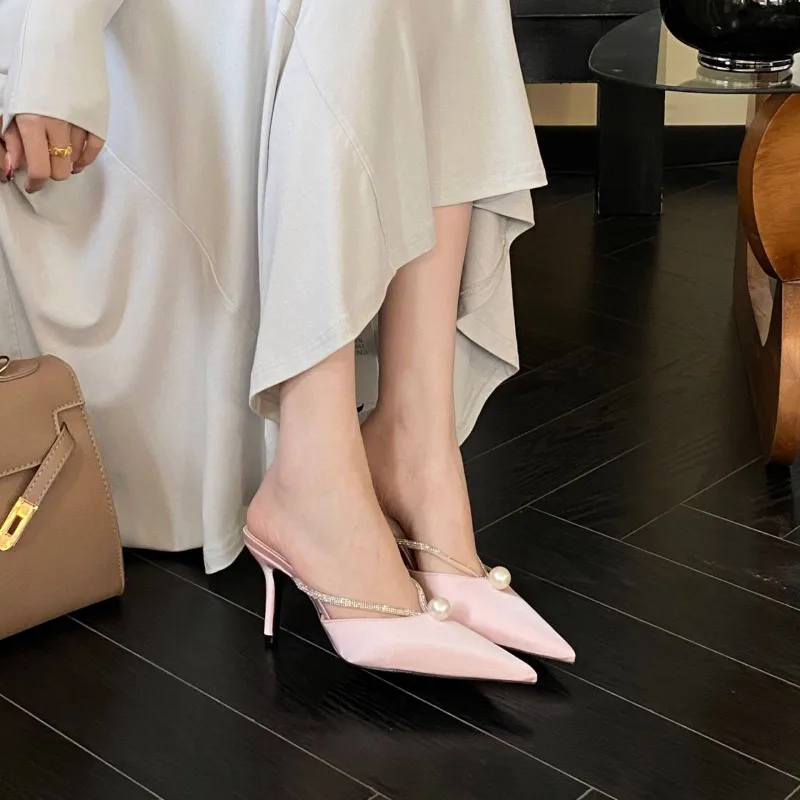 Women's Fashion Slippers Pointed Toe Thin Heels Pearl Slippers Women Dress Summer Sweet Lovely Rhinestones Zapatillas De Mujer
Women's Fashion Slippers Pointed Toe Thin Heels Pearl Slippers Women Dress Summer Sweet Lovely Rhinestones Zapatillas De Mujer