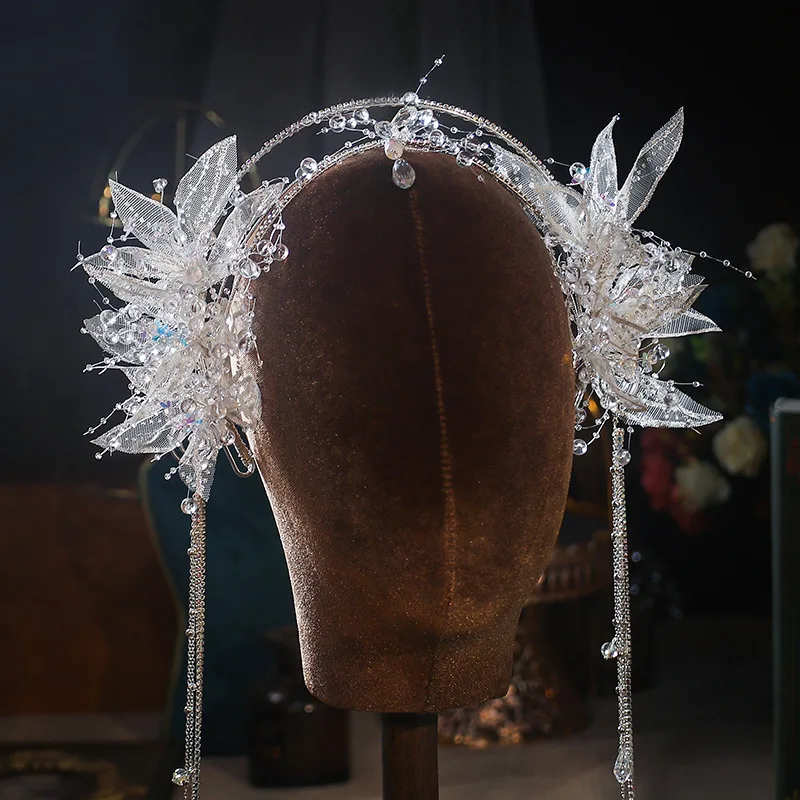 Новый свадебный головной убор Saint Crown Glaze повязка на голову с кисточками легкий роскошный элегантный красивый свадебный костюм аксессуары для торжественного платья
Новый свадебный головной убор Saint Crown Glaze повязка на голову с кисточками легкий роскошный элегантный красивый свадебный костюм аксессуары для торжественного платья