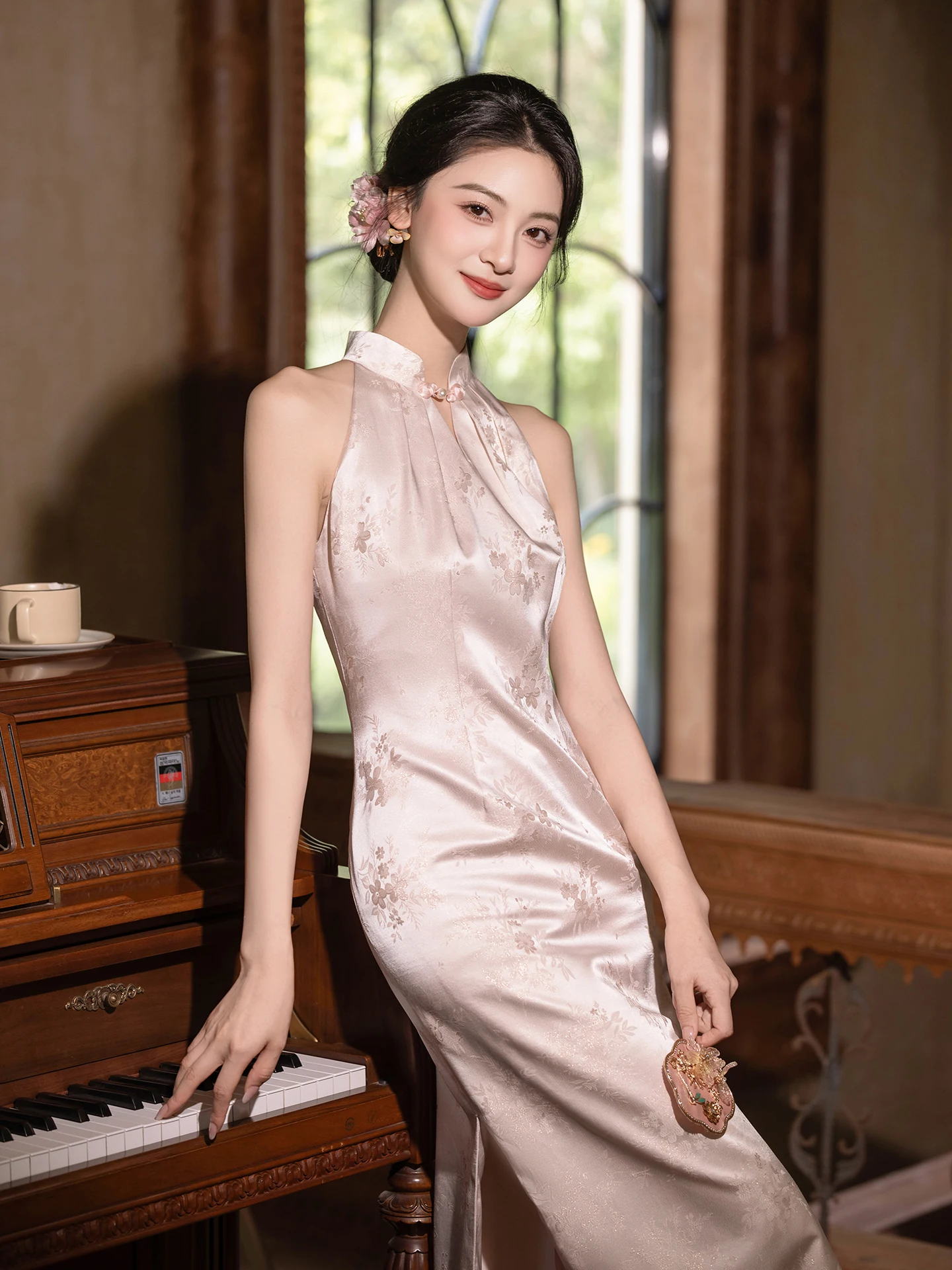 Элегантное свадебное платье для молодой невесты из розового шифона в китайском стиле, дышащее, средней длины, с юбкой-миди
Элегантное свадебное платье для молодой невесты из розового шифона в китайском стиле, дышащее, средней длины, с юбкой-миди