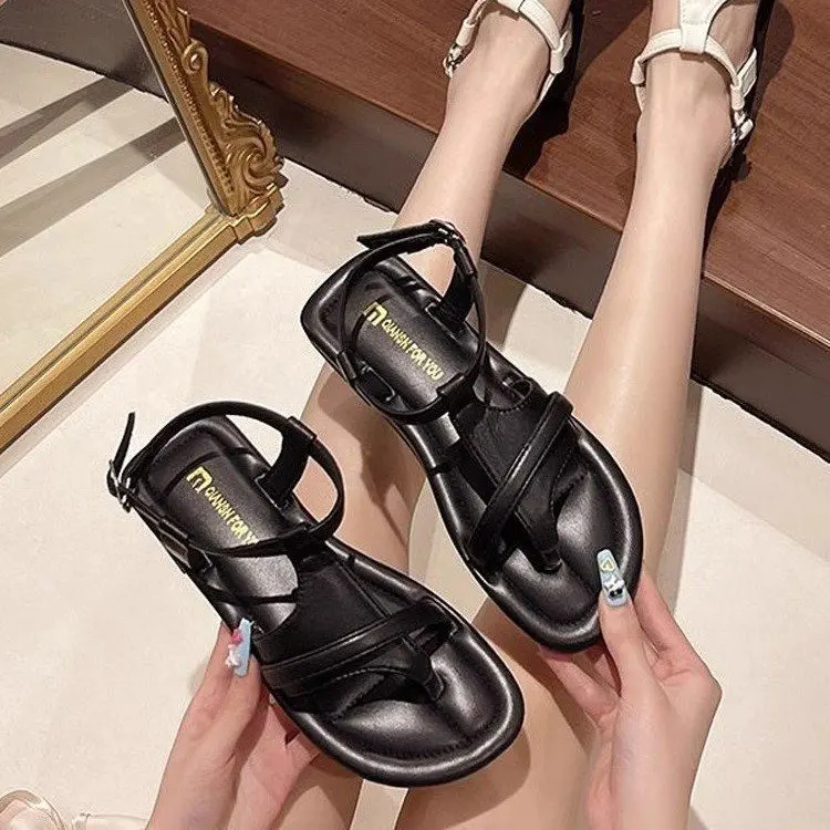 Летние универсальные модные женские сандалии с клипсами, новинка 2023 года, повседневные удобные римские пляжные сандалии на мягкой подошве для женщин
Летние универсальные модные женские сандалии с клипсами, новинка 2023 года, повседневные удобные римские пляжные сандалии на мягкой подошве для женщин