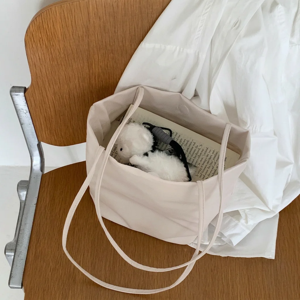 Solid Color Shoulder Bag Exquisite Stitching Large Capacity Tote Bag Korean Tote Bag Lightweight For Casual Travel School Daily
Solid Color Shoulder Bag Exquisite Stitching Large Capacity Tote Bag Korean Tote Bag Lightweight For Casual Travel School Daily