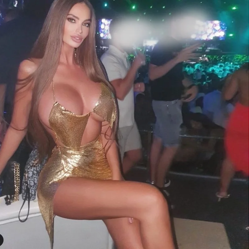 Ladies Gold Sexy Rhinestone Bling Beach Party Tops Vest Skirt Low-cut Backless Dress Holiday Split Swimsuit Nightclub Clothing
Ladies Gold Sexy Rhinestone Bling Beach Party Tops Vest Skirt Low-cut Backless Dress Holiday Split Swimsuit Nightclub Clothing