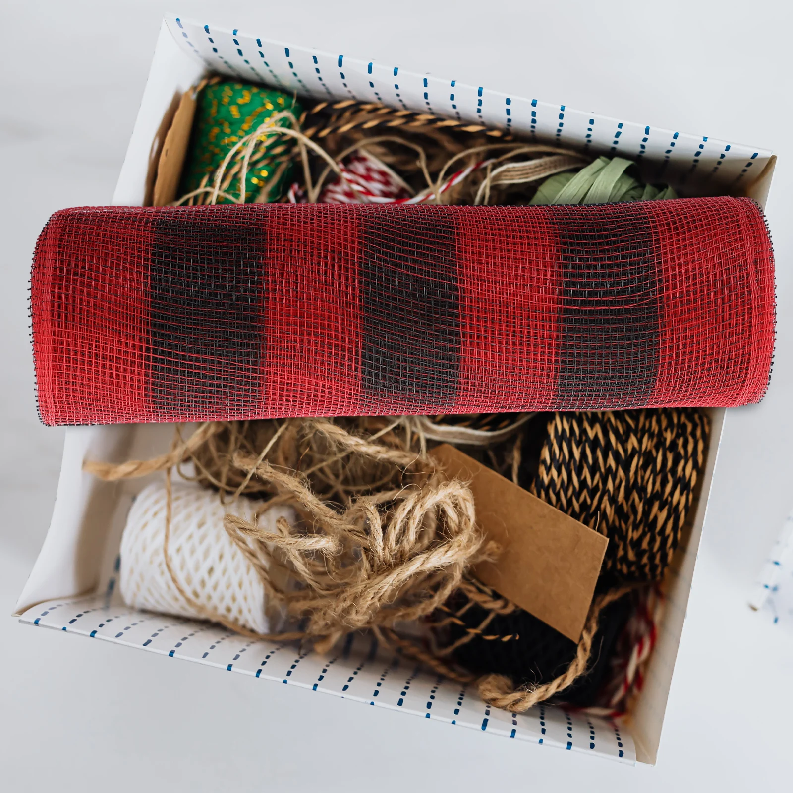 26cm Decorative Mesh Ribbons Red Green Gift Wrapping Ribbon Crafts Polyester Ribbon Elegant Christmas Party Wedding
26cm Decorative Mesh Ribbons Red Green Gift Wrapping Ribbon Crafts Polyester Ribbon Elegant Christmas Party Wedding