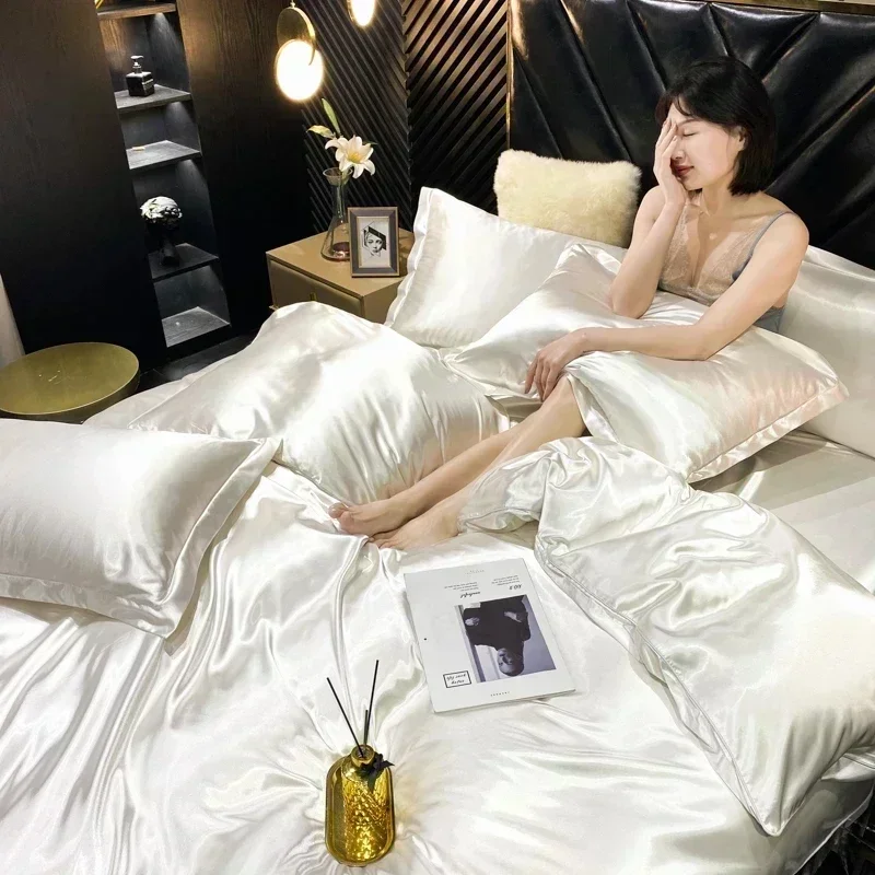 High-end Blending Natural Mulberry Silk Bedding Set Luxury Silky Queen Duvet Cover Set with Flat Sheet Quilt Cover Pillowcases
High-end Blending Natural Mulberry Silk Bedding Set Luxury Silky Queen Duvet Cover Set with Flat Sheet Quilt Cover Pillowcases