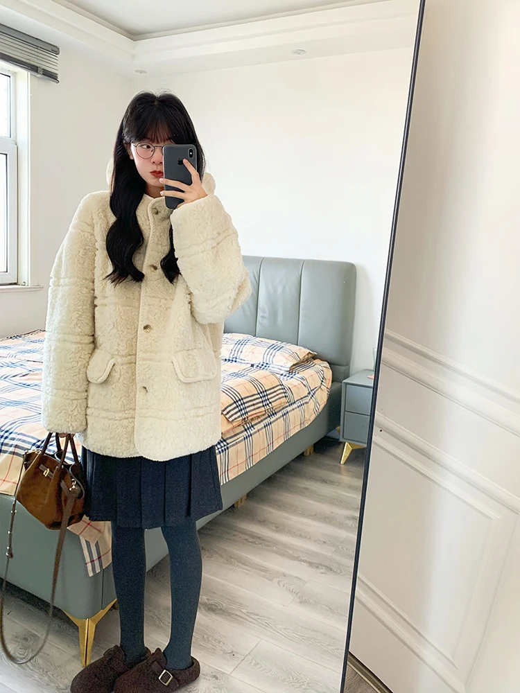 Thiened White Lamb Fur Jaet Women's Winter New Sle Inteated Skin And Fur Warmth Outerwear Korean Sle Long Sve
Thiened White Lamb Fur Jaet Women's Winter New Sle Inteated Skin And Fur Warmth Outerwear Korean Sle Long Sve