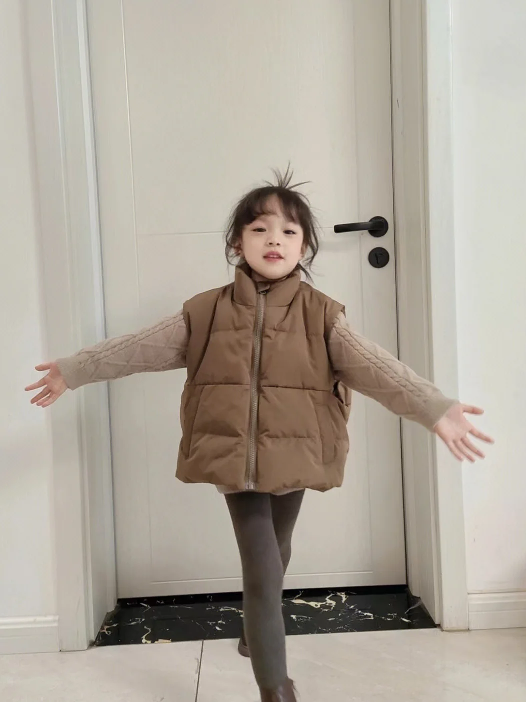 Girls Waistcoat Sleeveless Lapel Children Outerwear Warm Kids Vest Autumn Winter Teenager Clothing Toddler Coa Waistcoat Y112
Girls Waistcoat Sleeveless Lapel Children Outerwear Warm Kids Vest Autumn Winter Teenager Clothing Toddler Coa Waistcoat Y112