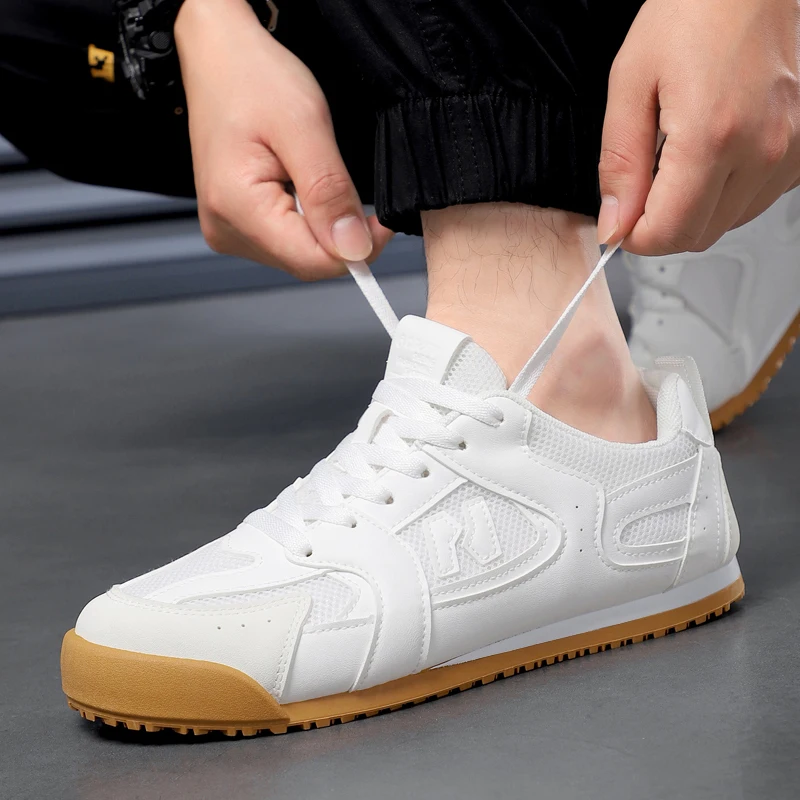 Универсальные туфли Форрест Гамп с дышащей сеткой на мягкой подошве, новые белые кроссовки, повседневная обувь на шнуровке с низким берцем для мужчин.
Универсальные туфли Форрест Гамп с дышащей сеткой на мягкой подошве, новые белые кроссовки, повседневная обувь на шнуровке с низким берцем для мужчин.