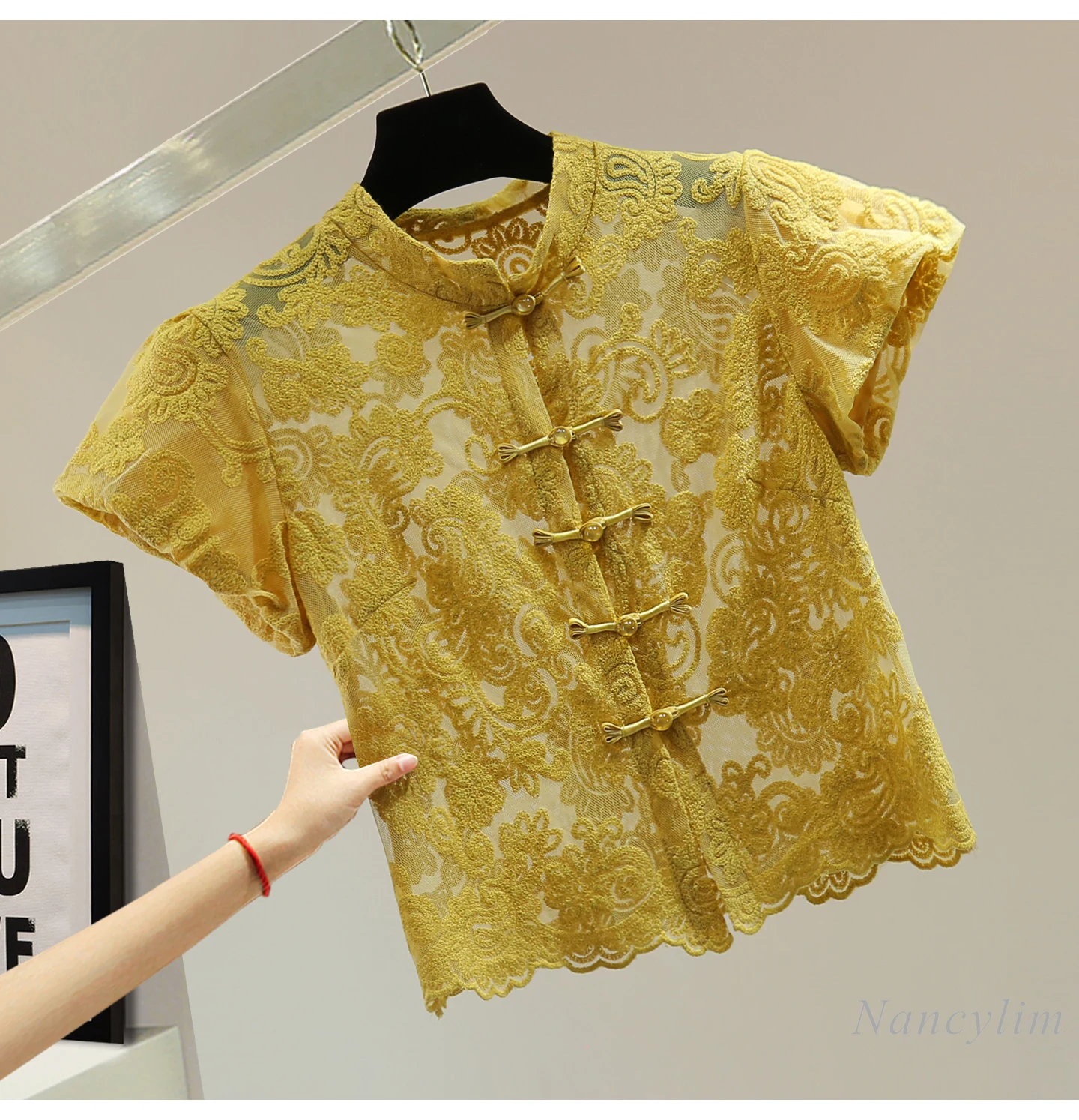 Retro Button-up Embroidered Short-sleeved Shirt, Yellow Lace Blouse, Women 2025 Summer Short Stand-up Collar Bubble-sleeved Top
Retro Button-up Embroidered Short-sleeved Shirt, Yellow Lace Blouse, Women 2025 Summer Short Stand-up Collar Bubble-sleeved Top