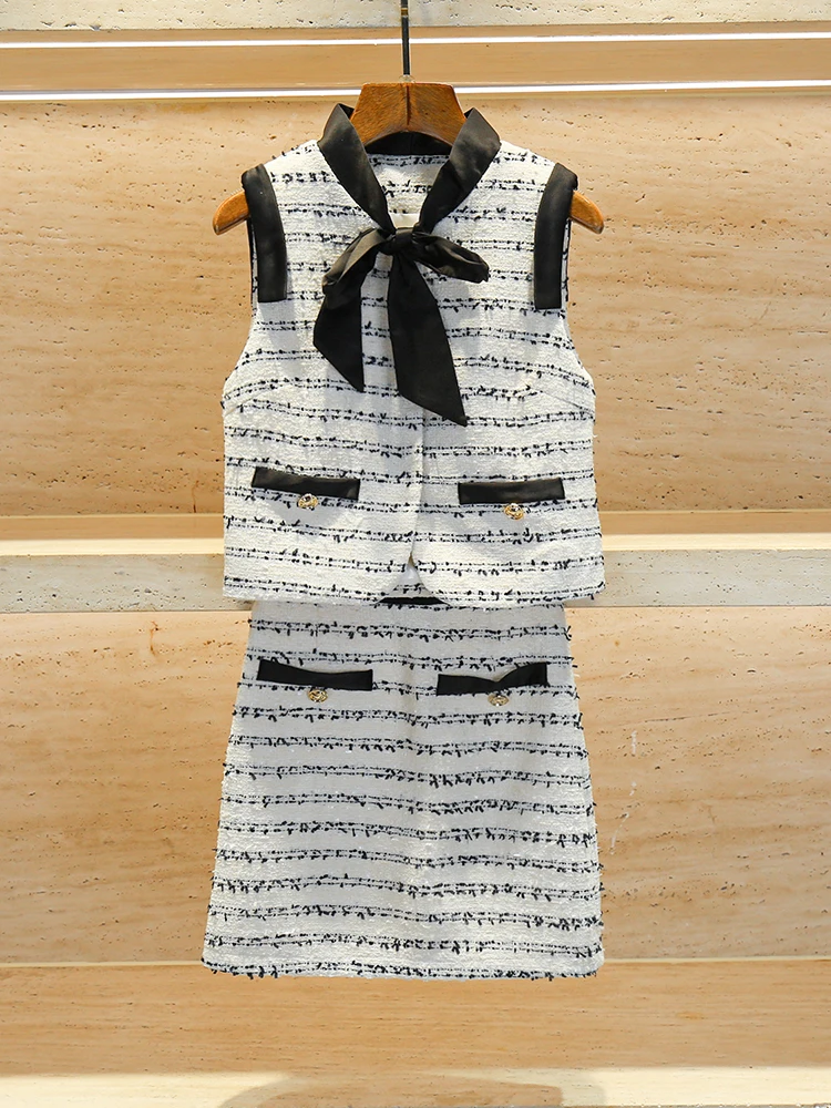 High-End Women's Fashion Set with Knot Stripe Sleeveless Vest Top And Half Skirt Wool round Neck Two-Piece Ensemble
High-End Women's Fashion Set with Knot Stripe Sleeveless Vest Top And Half Skirt Wool round Neck Two-Piece Ensemble