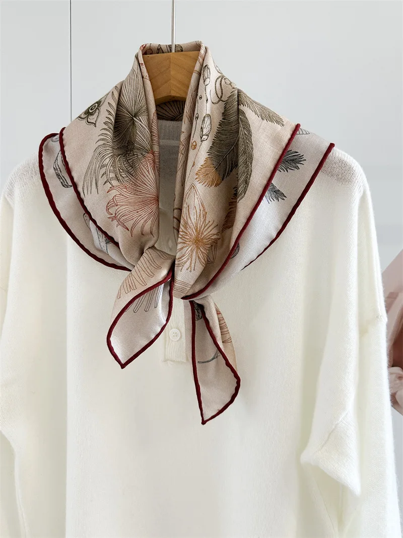 Double Faced Small Scarf 65CM Hand Rolled Edges Scarfs Luxury Designer Scarfs Silk Wool Shawl Christmas Gift Neck Decoration
Double Faced Small Scarf 65CM Hand Rolled Edges Scarfs Luxury Designer Scarfs Silk Wool Shawl Christmas Gift Neck Decoration