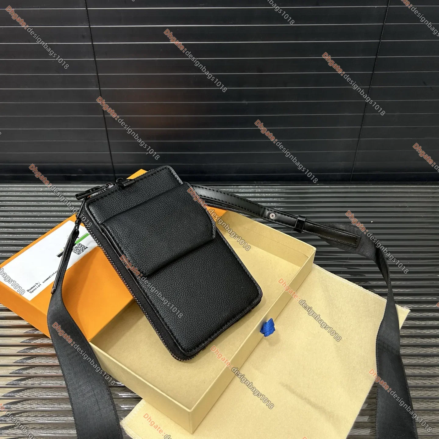 Luxury Designer Mobile phone pocket Men Women Mini Crossbody sleek design Leather Shoulder Bags Classic sac luxe Lady
Luxury Designer Mobile phone pocket Men Women Mini Crossbody sleek design Leather Shoulder Bags Classic sac luxe Lady