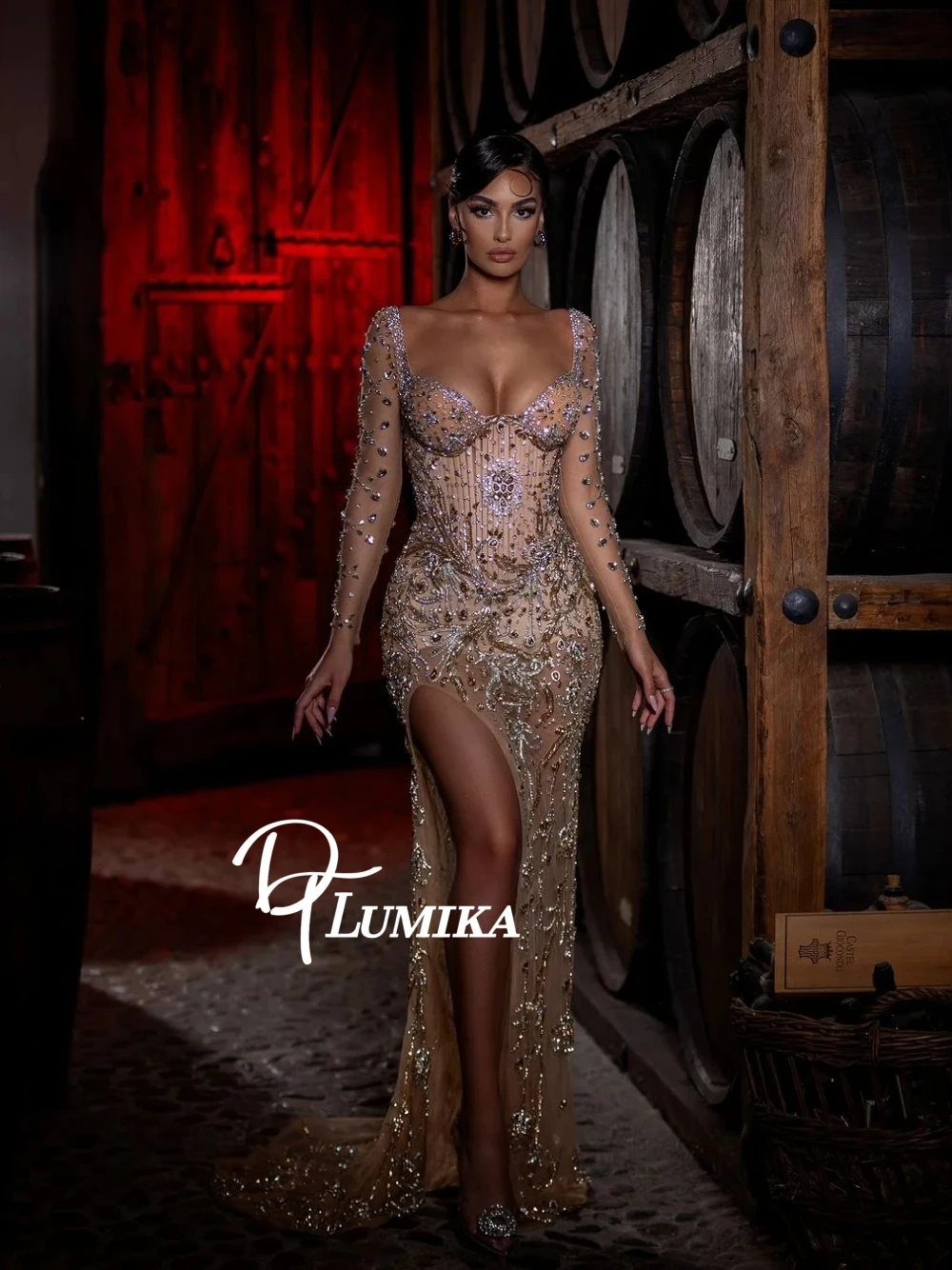 Red Carpet Luxury Crystal Beaded Mermaid Evening Dress Shiny Sweetheart Neck Long Sleeve High Slit Black Tie Gala Prom Gown
Red Carpet Luxury Crystal Beaded Mermaid Evening Dress Shiny Sweetheart Neck Long Sleeve High Slit Black Tie Gala Prom Gown