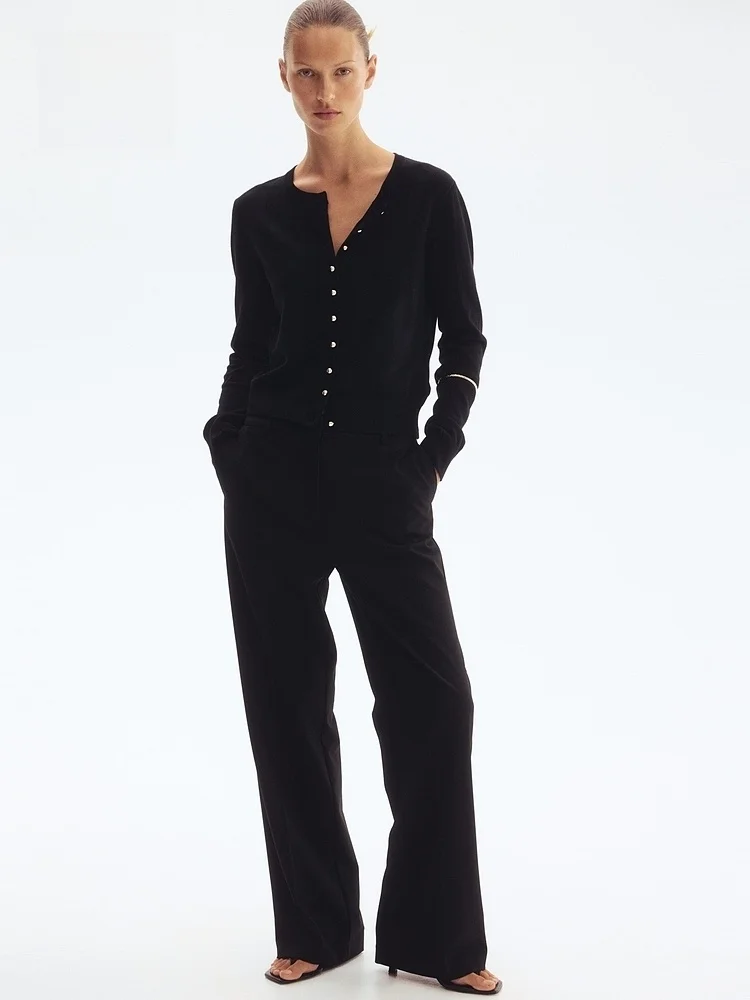 Warm Wine Red Knitted Cardigan Coat HM Women's Faion Autumn New Sle Casual Soft Long Sve round Ne ort Pure Color
Warm Wine Red Knitted Cardigan Coat HM Women's Faion Autumn New Sle Casual Soft Long Sve round Ne ort Pure Color